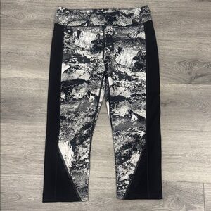 Black & White Marble Running Yoga Legging - Women’s Size Large Tek Gear